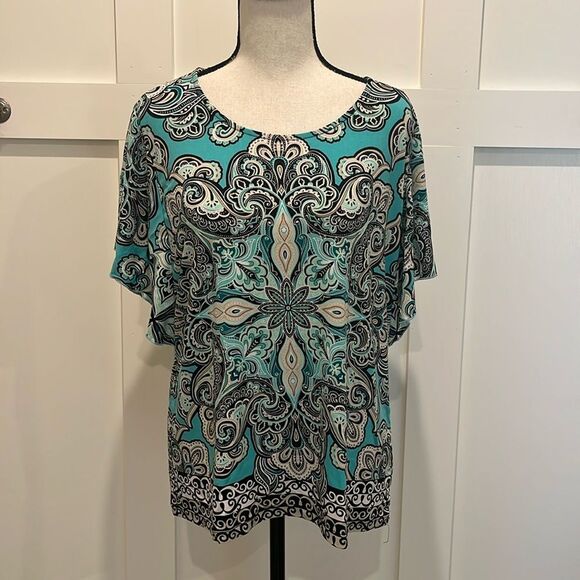 JM Collection Petites SS Patterned Top-FREE w/Bundle Purchase - Picture 1 of 8